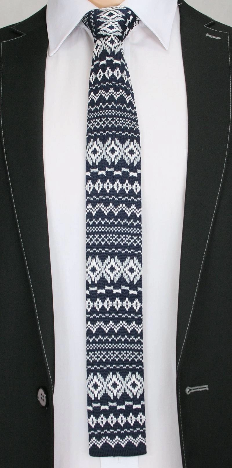Dziergany Krawat Męski Knit w Białe Wzory, Romby - 5,5 cm - Alties, Granatowy