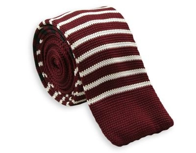 Dziergany Krawat Męski Knit w Cienkie Białe Pasy -5,5cm- Chattier, Bordowy