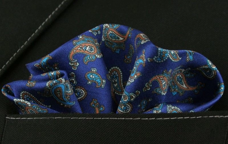 Granatowa Jedwabna Męska Poszetka -EM Men's Accessories- w Drobny Wzór Paisley