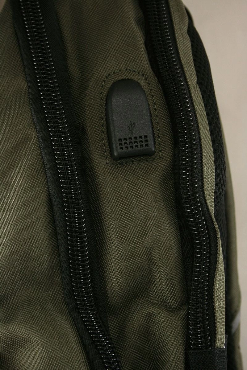 Zielony Męski Plecak -STARTER- Street Style, Regulowane Zapięcie, Pojemny, z Portem USB, Sportowy